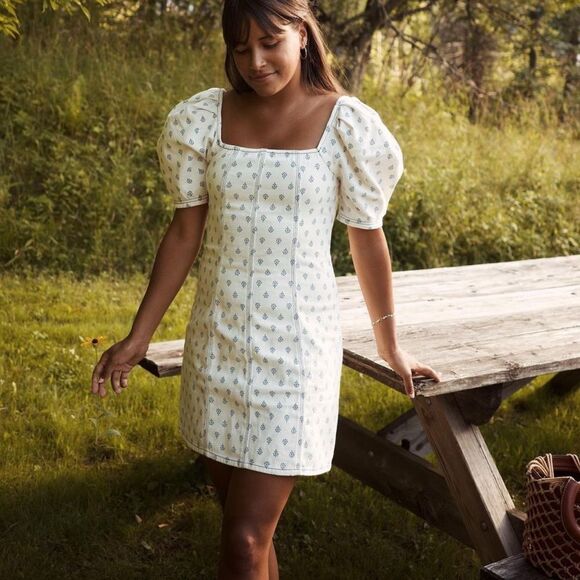 SAYLOR Dresses & Skirts - SAYLOR Harris White Navy Patterned Puff Sleeve Denim Mini Dress size S